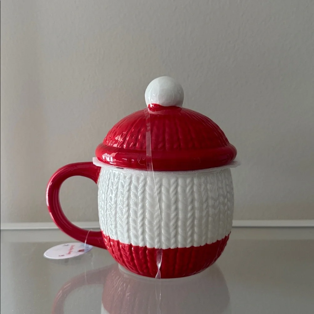 Target Bullseye Playground Christmas 2025 Knit Pom Pom Hat Mug W. Lid